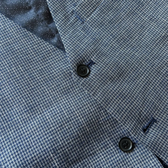 Bruun & Stengade 48 EU / 38 USA (XS) slim fit button vest. Basket weave pattern. - Picture 3 of 5